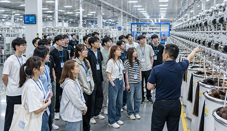 热烈欢迎许昌学院校地合作办公室到我司参观调研